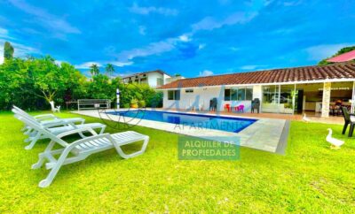 Country House with Pool in Santagueda